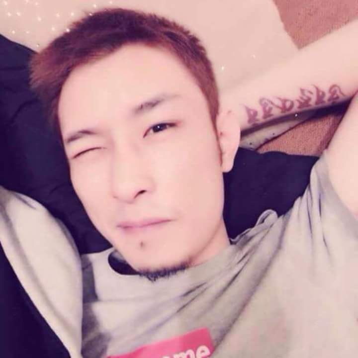 难得拥抱的第一张照片--漳州相亲服务中心
