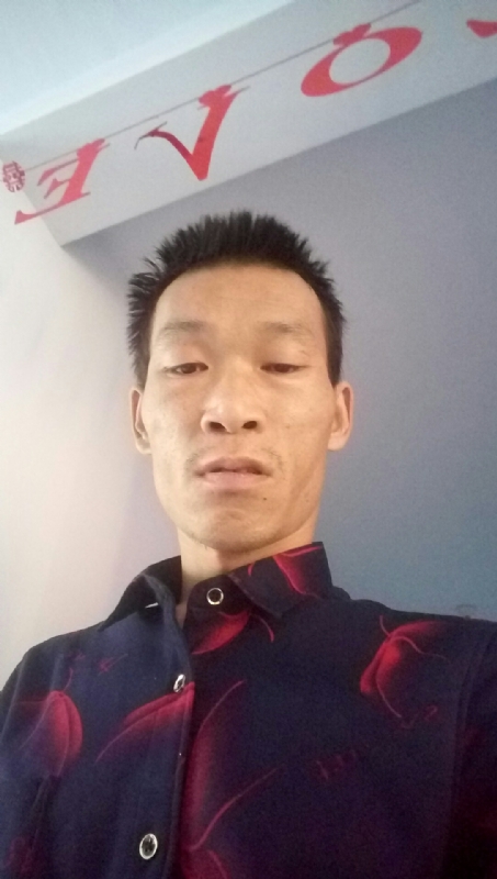向阳的第一张照片--漳州相亲服务中心