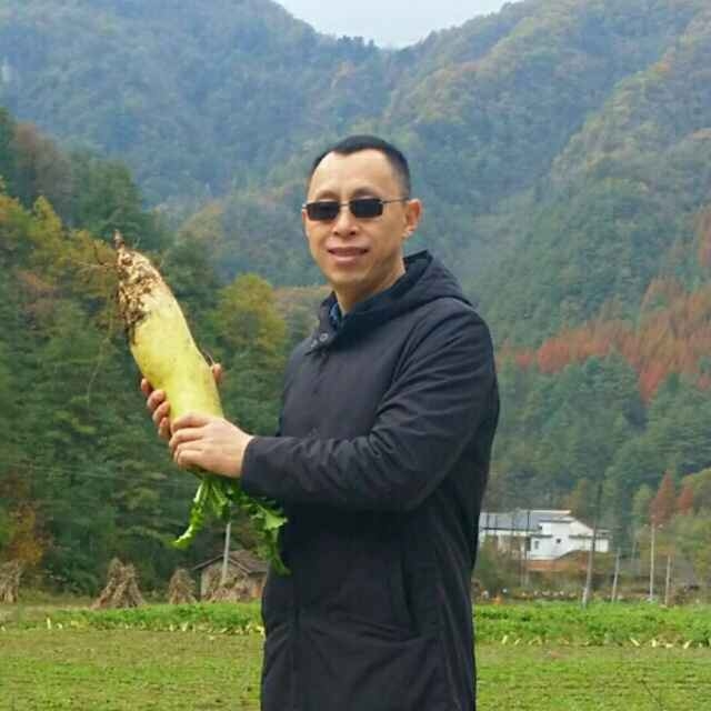 墨迹男的第一张照片--漳州相亲服务中心