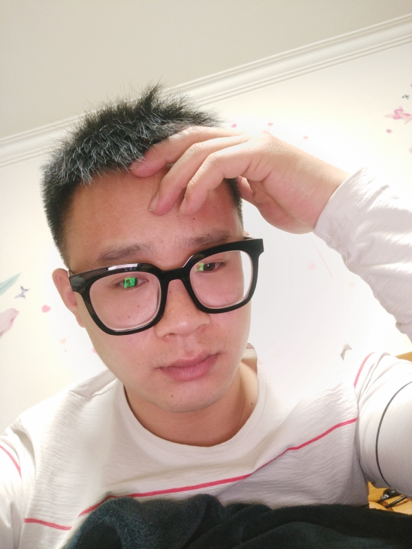 华灯初上的夜晚的第一张照片--漳州相亲服务中心