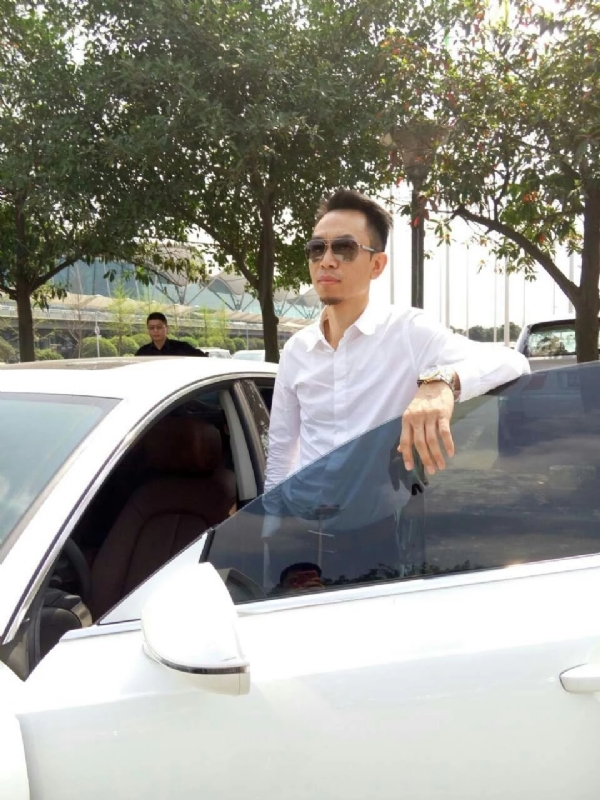 杨岳的第一张照片--漳州相亲服务中心