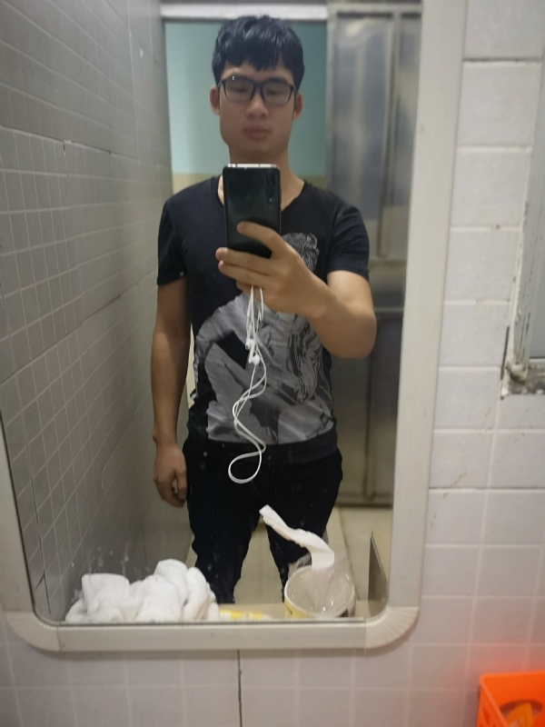 右手的执着的第一张照片--漳州相亲服务中心