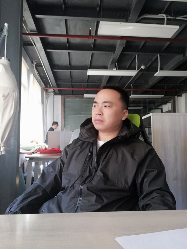 左眼皮跳跳的第一张照片--漳州相亲服务中心