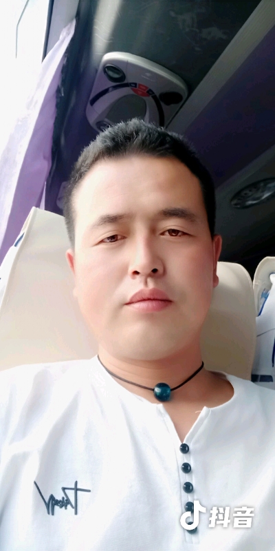 瞬间被爱上的第一张照片--漳州相亲服务中心