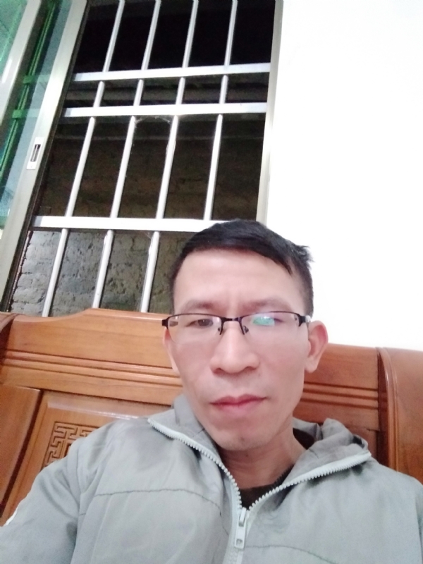 奋斗的第一张照片--漳州相亲服务中心