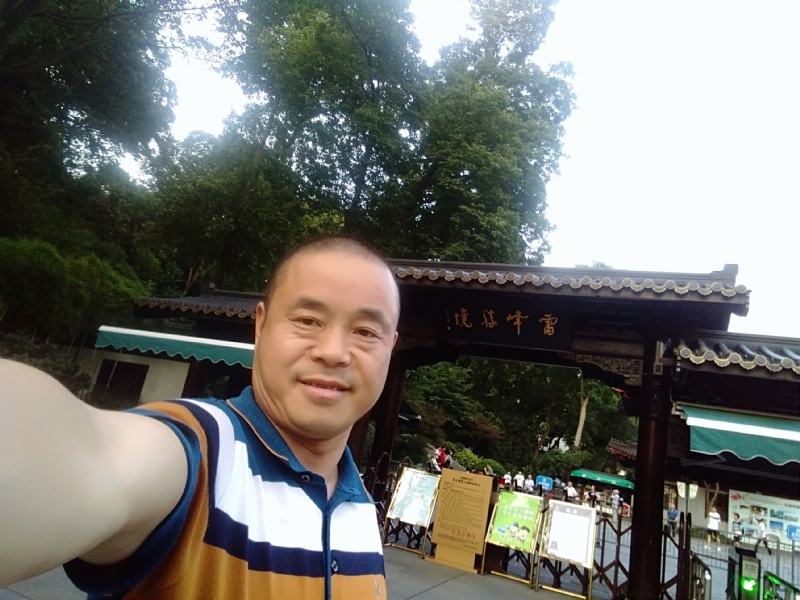 夏雨晨紫的第一张照片--漳州相亲服务中心