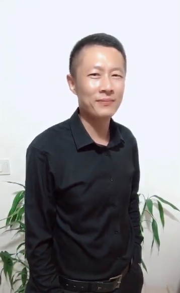 地huhi的第一张照片--漳州相亲服务中心