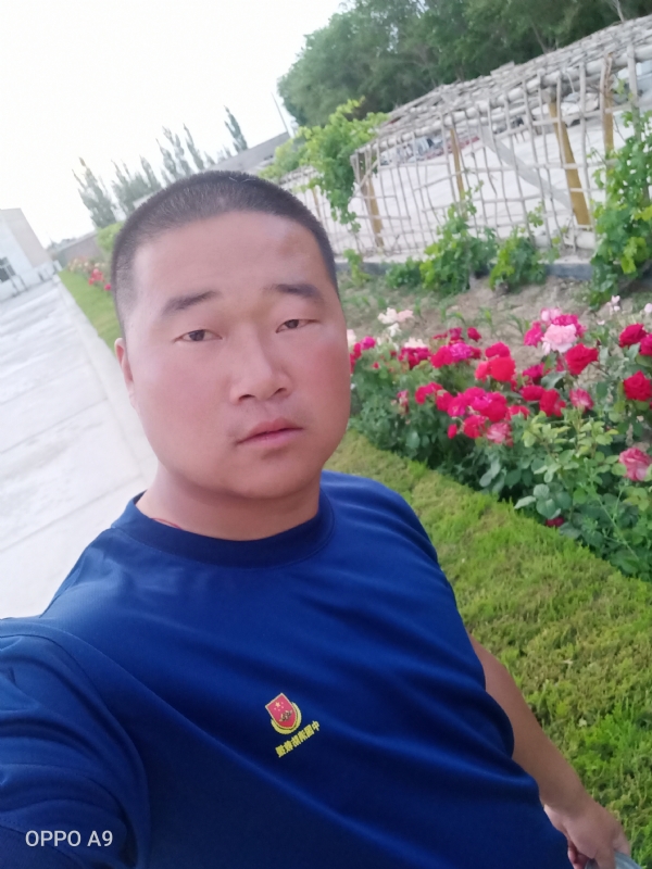 奋斗中的青春最美丽的第一张照片--漳州相亲服务中心