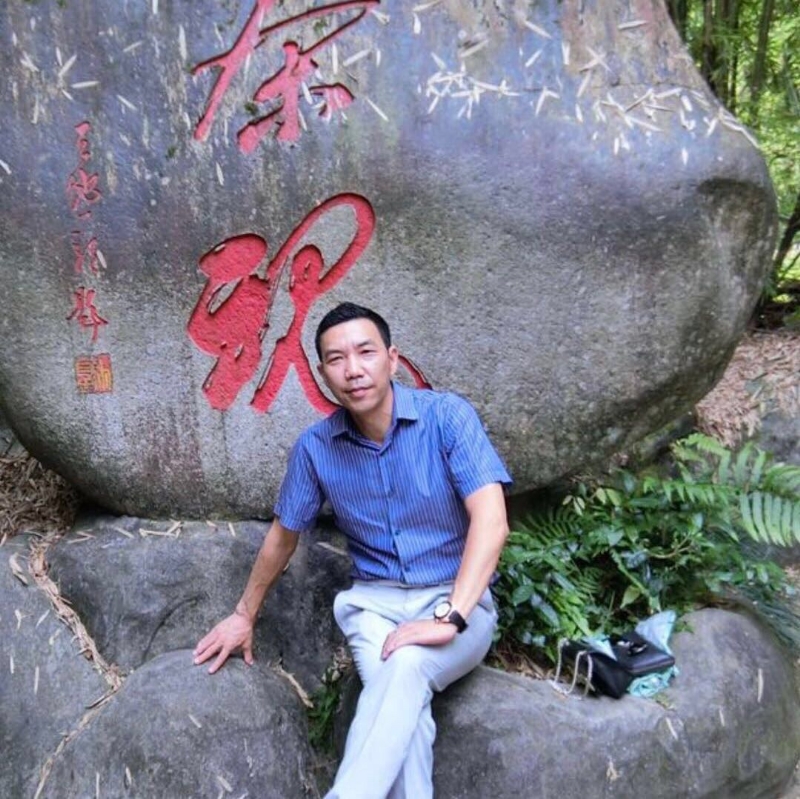 老·黄的第一张照片--漳州相亲服务中心