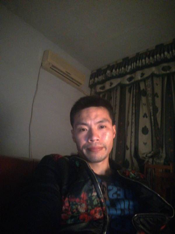 性情男儿的第一张照片--漳州相亲服务中心