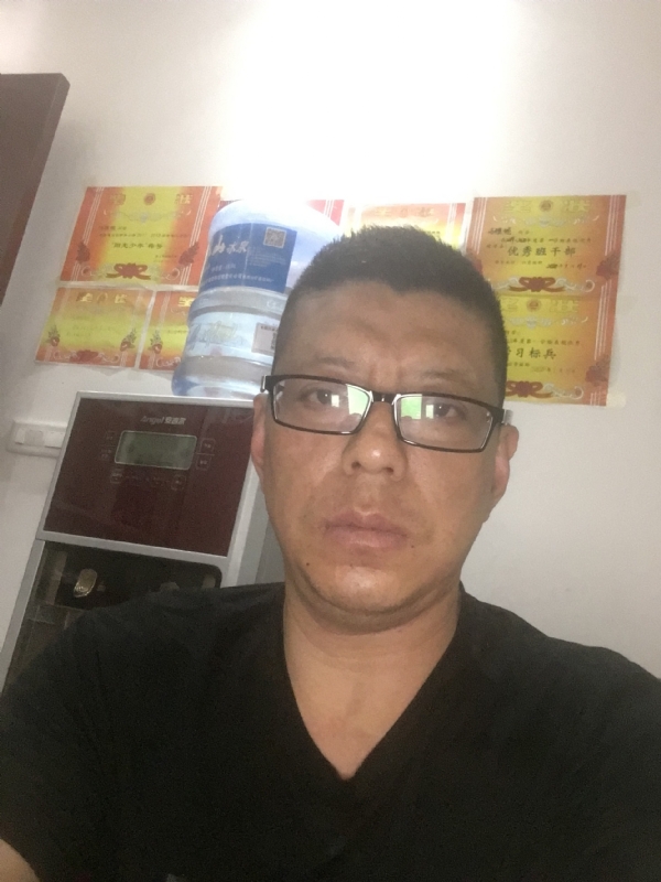 牵手的第一张照片--漳州相亲服务中心