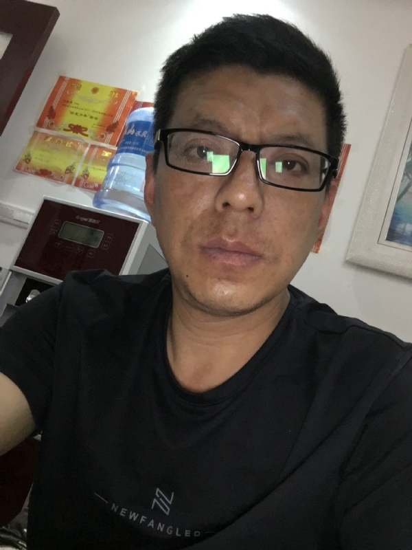 牵手的第三张照片--漳州相亲服务中心