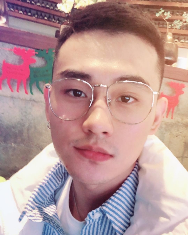 胡强很孤单的第一张照片--漳州相亲服务中心