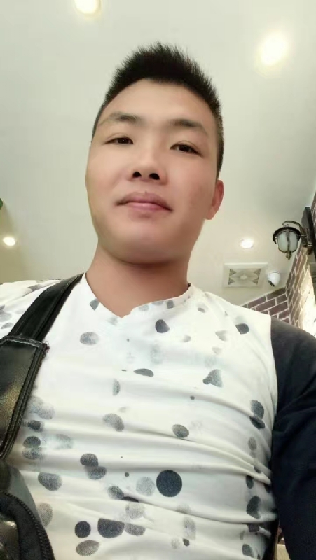 吃生蚝的小乖乖的第一张照片--漳州相亲服务中心