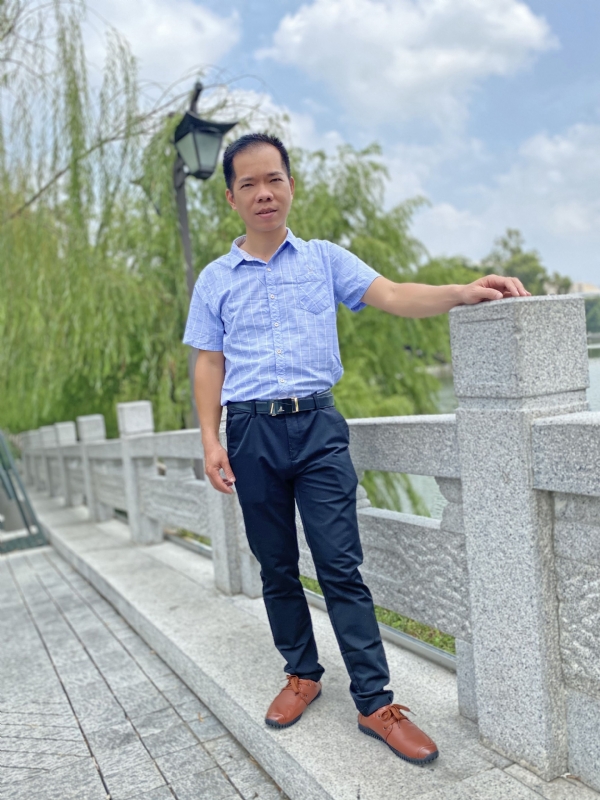奇峰向阳的第一张照片--漳州相亲服务中心
