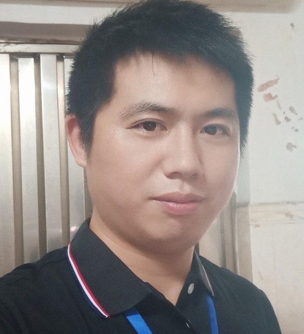 单身奶爸的第一张照片--漳州相亲服务中心