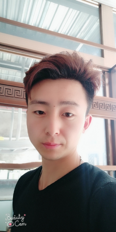拼命微笑的第二张照片--漳州相亲服务中心
