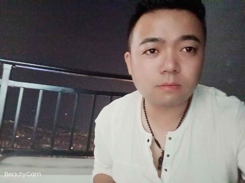 可么嗯哼的第一张照片--漳州相亲服务中心