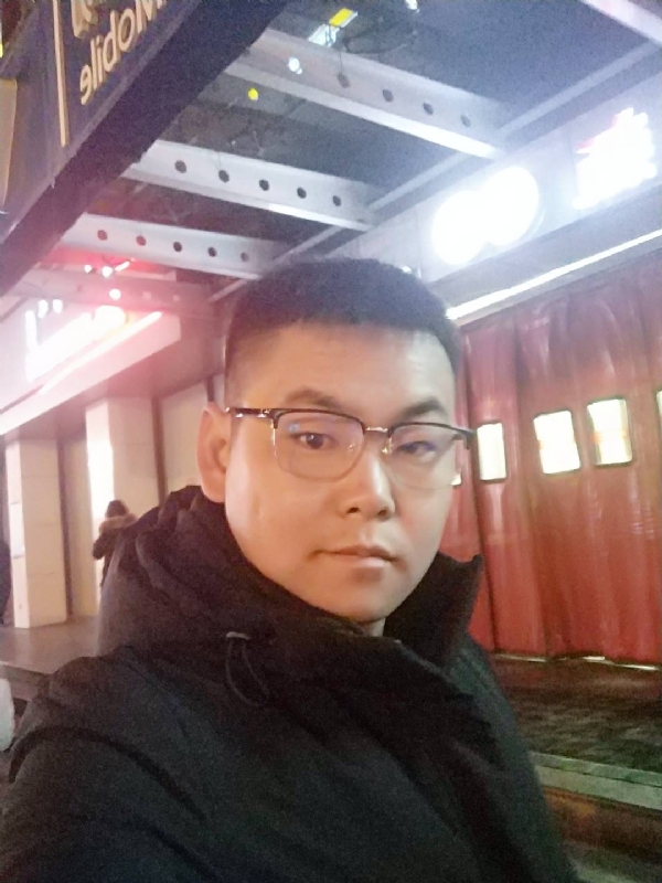 杜跃龙的第二张照片--漳州相亲服务中心