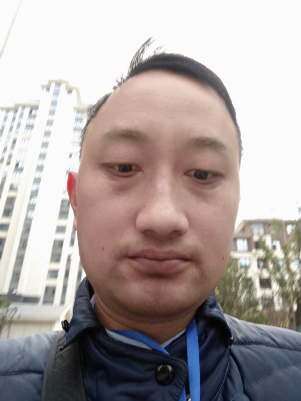 老男人的第一张照片--漳州相亲服务中心