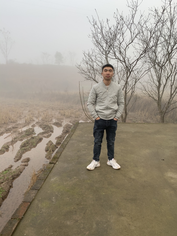 迷路的小猪的第二张照片--漳州相亲服务中心