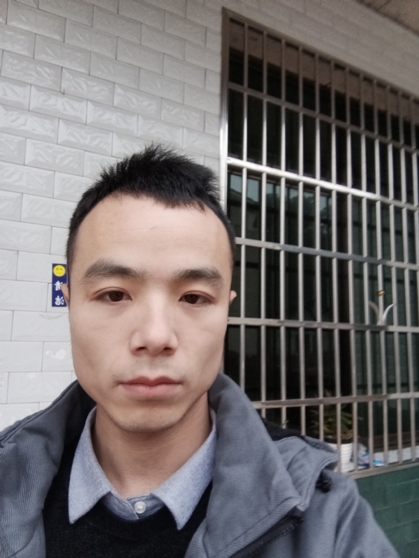 笑得那么开心的第一张照片--漳州相亲服务中心