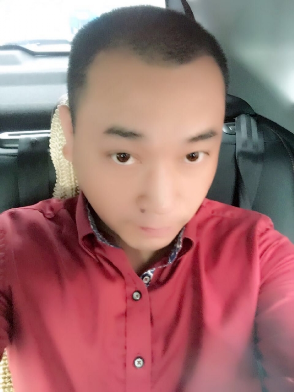 在一个路口等的第一张照片--漳州相亲服务中心
