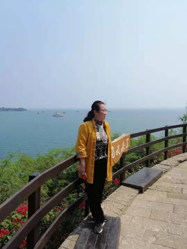 曦若半秋的第一张照片--漳州相亲服务中心