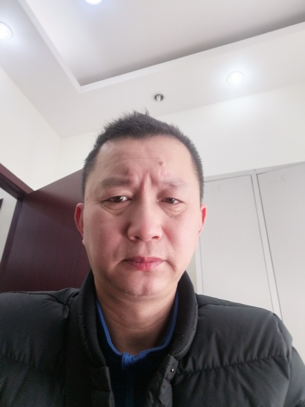 相视而笑的第一张照片--漳州相亲服务中心
