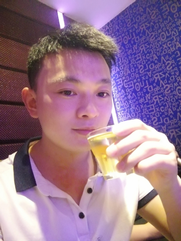幸福的拥抱的第一张照片--漳州相亲服务中心