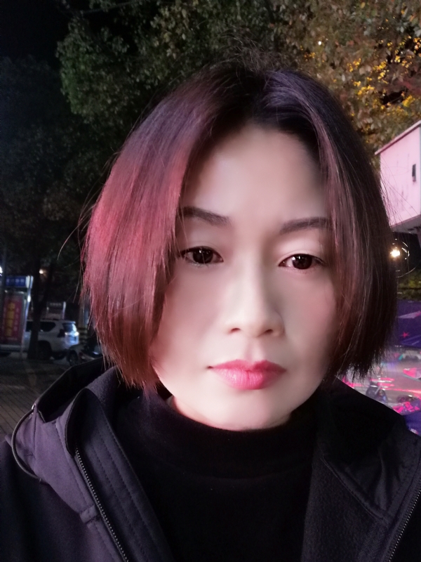 风中百合的第一张照片--漳州相亲服务中心