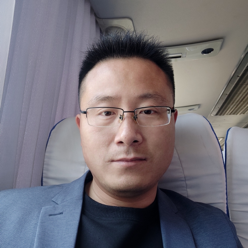 桑业挺的第一张照片--漳州相亲服务中心