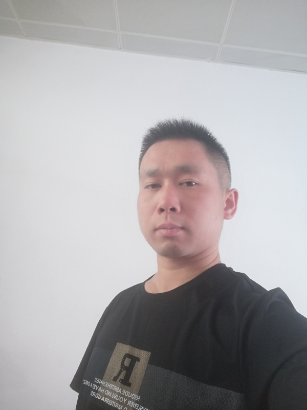 孤独的狼的第一张照片--漳州相亲服务中心