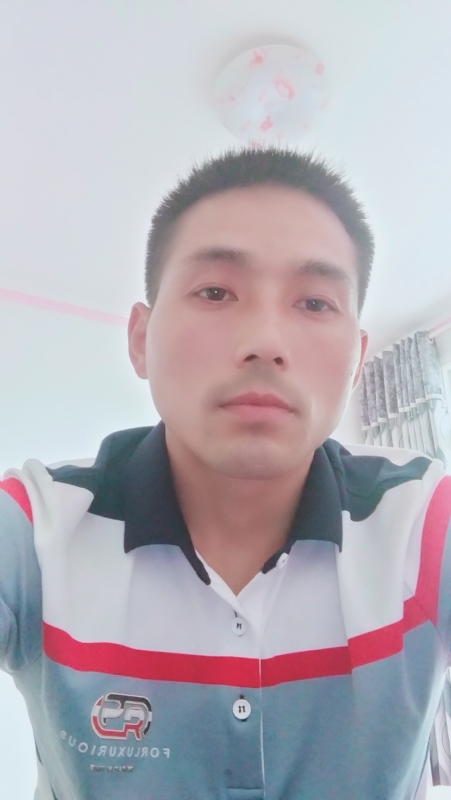 染红尘世的第二张照片--漳州相亲服务中心