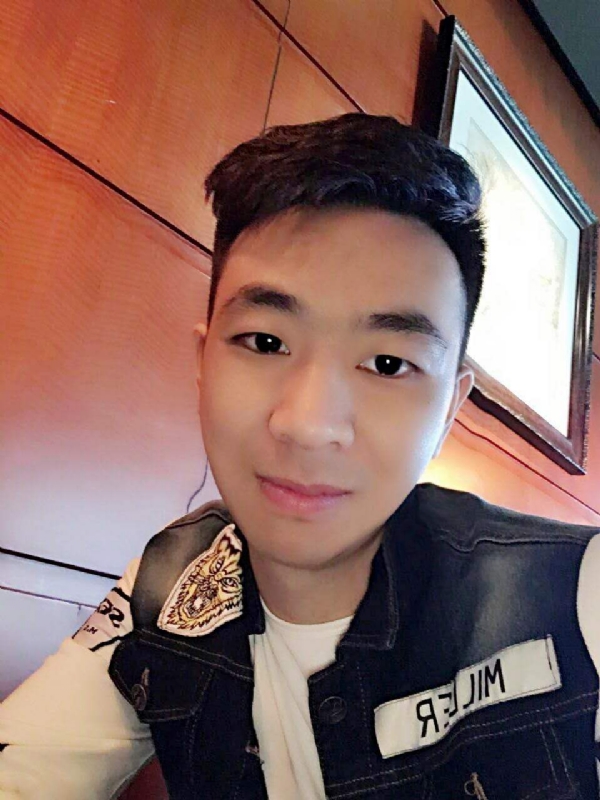 滞后的微笑的第三张照片--漳州相亲服务中心