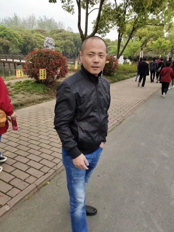 傻子的第一张照片--漳州相亲服务中心