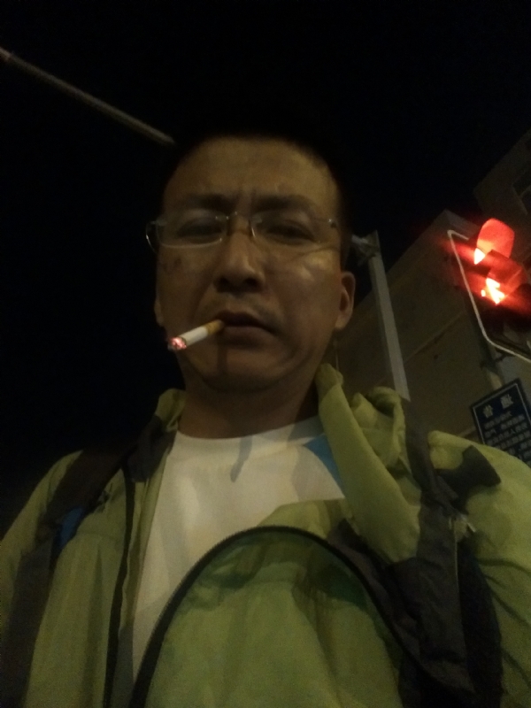 认真的生活的第一张照片--漳州相亲服务中心