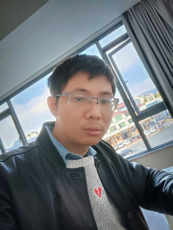 也许只是缺少一个拥抱的第二张照片--漳州相亲服务中心