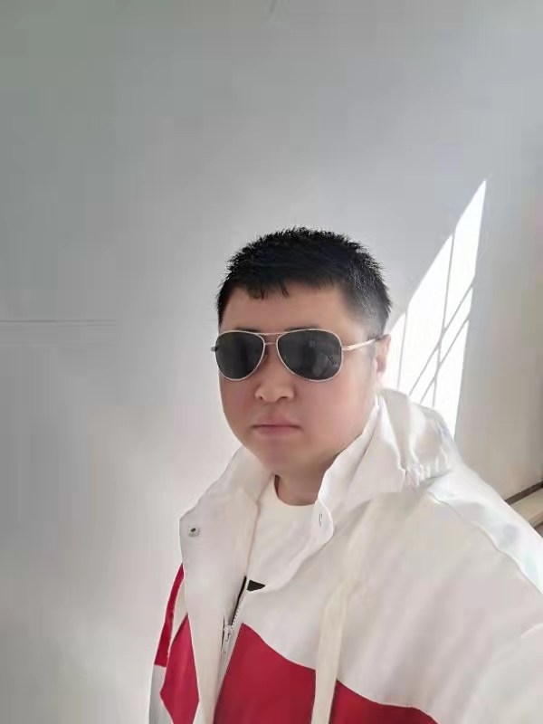 大漠叔叔的第一张照片--漳州相亲服务中心