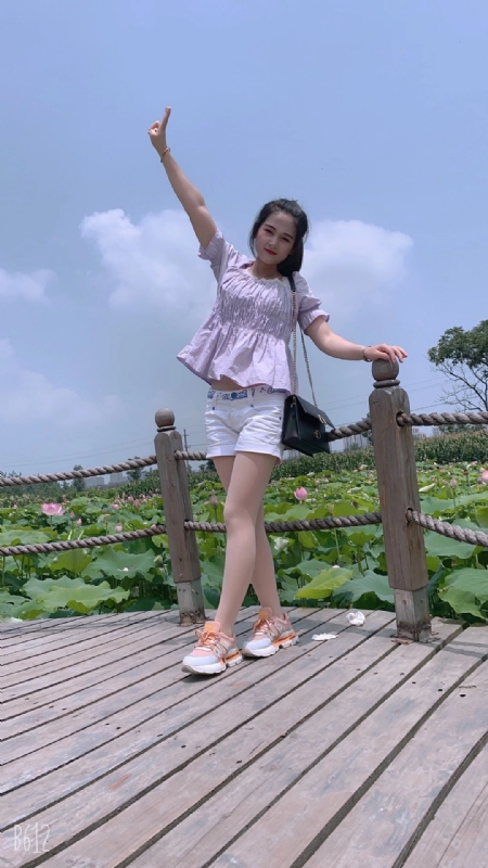 秋水伊人的第一张照片--漳州相亲服务中心