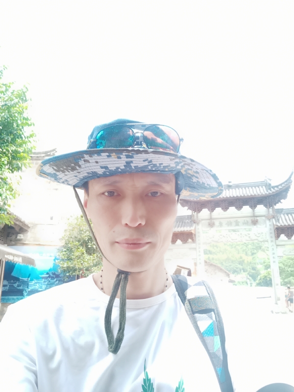 童群海的第一张照片--漳州相亲服务中心