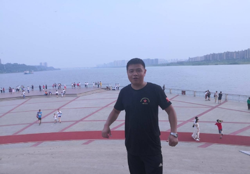 曾经心疼的我的第一张照片--漳州相亲服务中心
