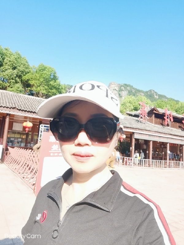 山百合的第一张照片--漳州相亲服务中心