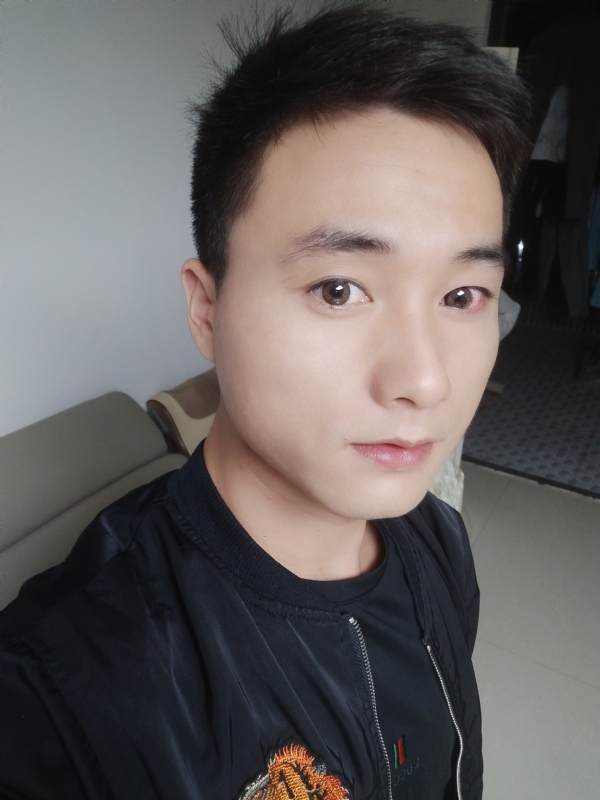 何凡的第三张照片--漳州相亲服务中心