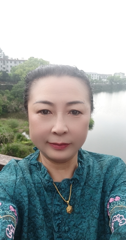 雨中情的第二张照片--漳州相亲服务中心