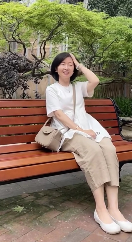 千年老母猪的第四张照片--漳州相亲服务中心