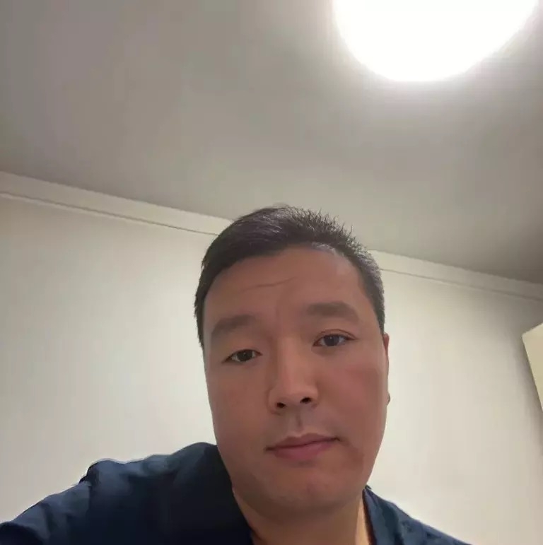 穿唐装的松鼠的第一张照片--漳州相亲服务中心