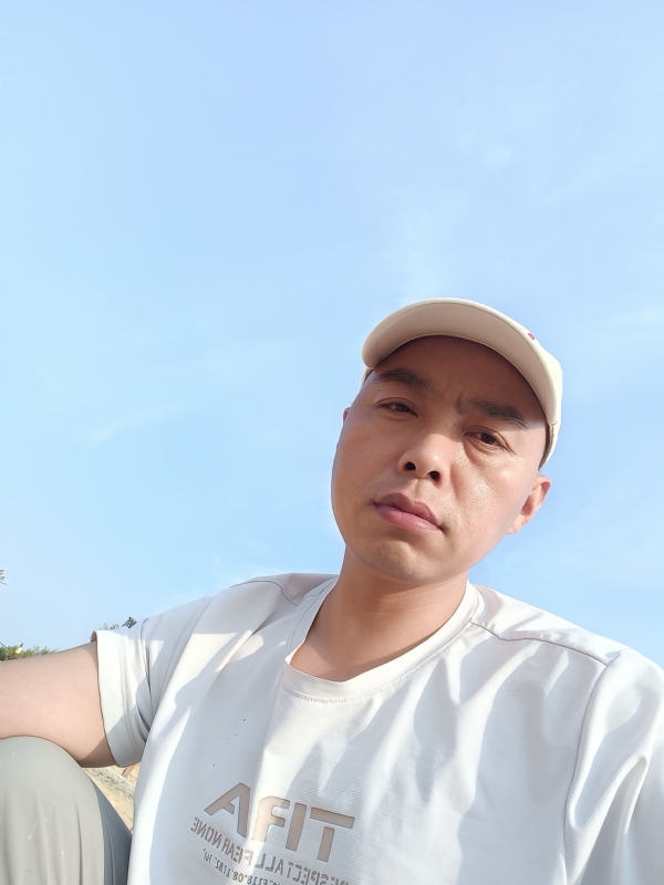 哥哥的第一张照片--漳州相亲服务中心