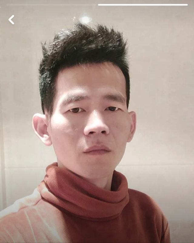 白了少年头的第一张照片--漳州相亲服务中心