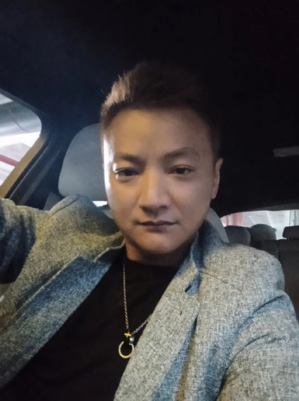 夜、有雨敲窗的第三张照片--漳州相亲服务中心